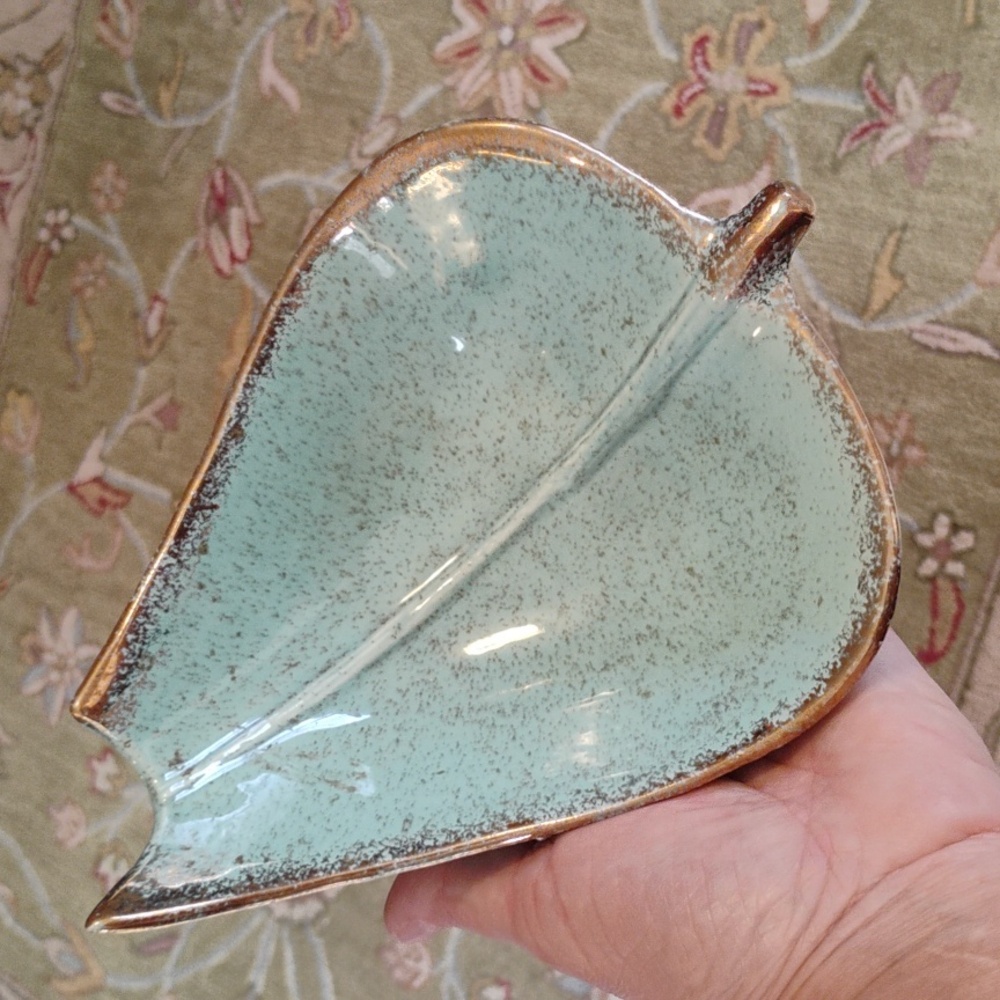 California POTTERIES 2232 LEAF 🌿 MCM Antique DISH EVC SEAFOAM GREEN w/GOLD